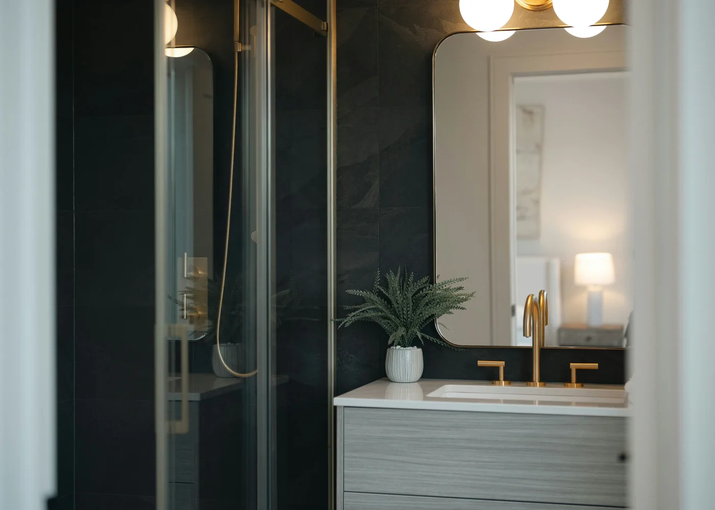 Lena Banyo Dolabı